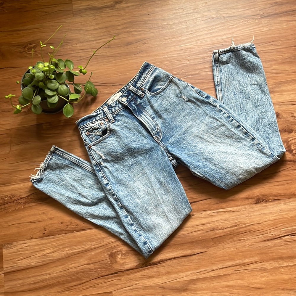 Abercrombie Curve Love Mom High Rise Jeans